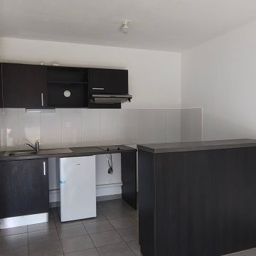 Location Appartement 2 pièces 39m² LAUNAGUET 31140 - Photo 1