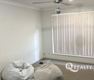 “🏡Large 5 Bedroom Low-set Family Home in Forest Lake!” - Photo 3