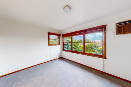 1321 Burke Road, Kew - Photo 4