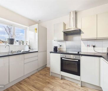 3 bedroom maisonette to rent - Photo 4