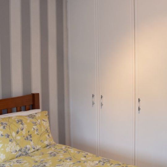 Bright room in 3-bedroom house, Dublin - Photo 1