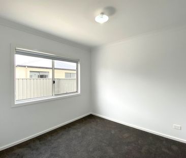 Stylish Home in Cloverton Estate: Modern Amenities and Prime Location - Photo 4