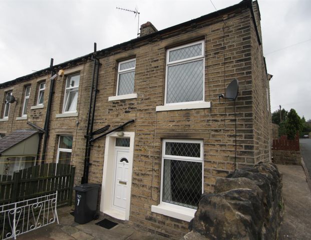 1 bed end of terrace house to rent in Clay House Lane, Halifax - Photo 1