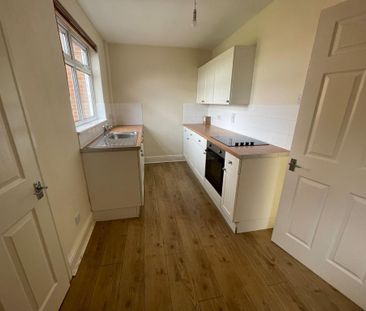 2 bedroom end of terrace house to rent - Photo 4
