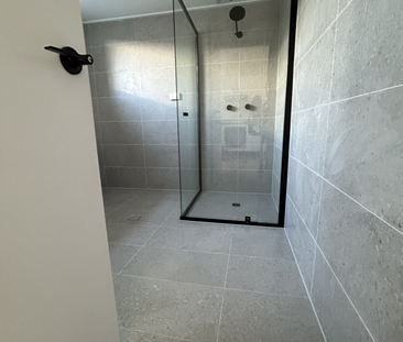 Freshly Renovated 2 Bedroom Home - Photo 3