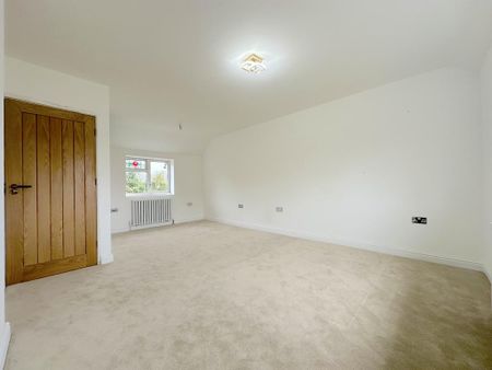 2 bedroom semi-detached house to rent - Photo 4