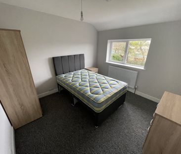 4 Bed Semi-Detached House, Pilkington Close, BS34 - Photo 6