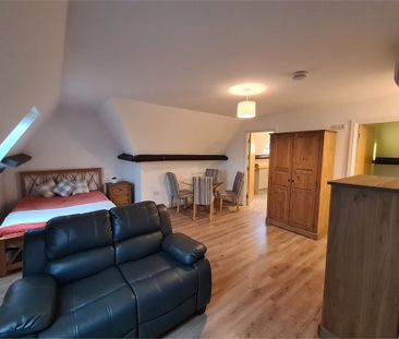 Flat 11, 84 Lincoln Road - Photo 1