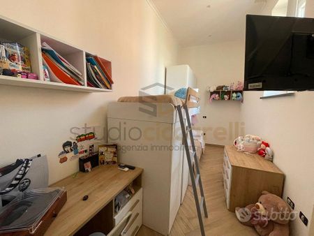 Appartamento Ristrutturato Con Terrazzo - Photo 2