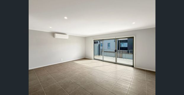 🏡 Brand New 3-Bedroom Townhouse in Wollert - Photo 1