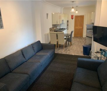 6 bedroom house to rent - Photo 1