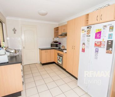 Modern Family Home in Cul-de-Sac - Photo 6