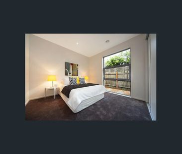 STUNNING BAYSIDE BEAUTY! - Photo 2