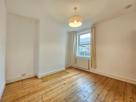 2 bedroom terraced house to rent - Photo 5
