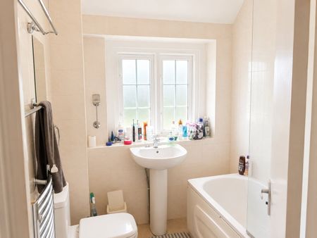 Room in a Shared Flat, Wellesley House, NW1 - Photo 4