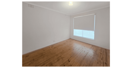 Bright & Spacious 3-Bedroom Home with Outdoor Entertaining - Photo 3