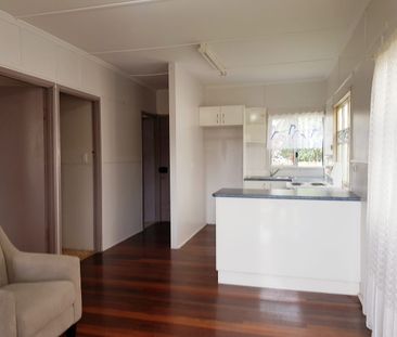 Cozy Cottage in Scarborough! - Photo 5