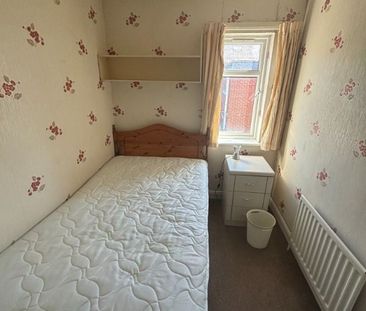 34 Ebor Parade, Belfast BT12 6NS - Photo 3