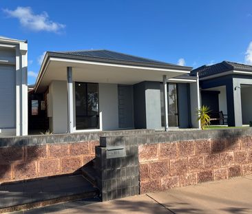 181 Inlet Bvd, South Yunderup WA 6208 - House For Rent | Domain - Photo 3