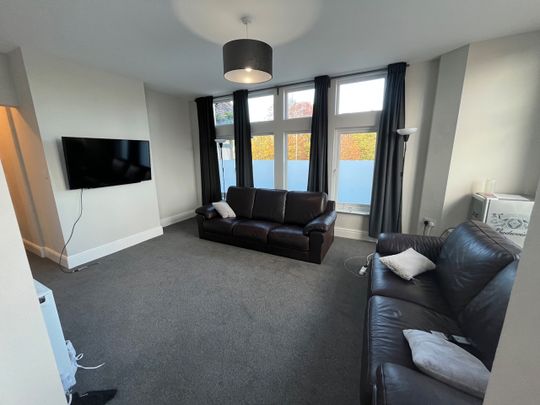 7 Bed Flat, Smithdown Road, L15 - Photo 1