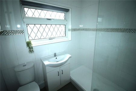 2 bedroom end of terrace house to rent - Photo 4