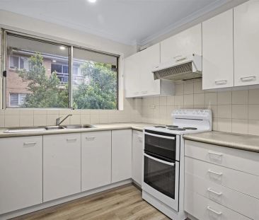 Well-Presented Two-Bedroom Apartment in a Peaceful Setting - Photo 4