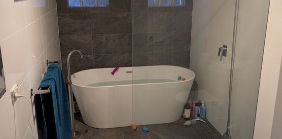 West Perth - Photo 2