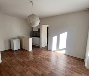 TYPE II - PROMENADE DES COURS - Photo 3