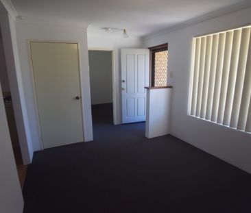 Perfect Family Home - Photo 3