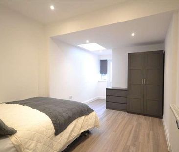 Colum Road, Cathays, Cardiff, CF10 - Photo 2