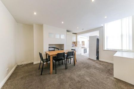 6 bedroom house to rent - Photo 3