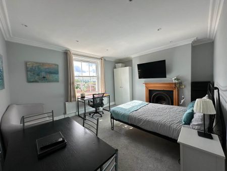 Room 1: Flat 4, 30 Stoke Road, Guildford, GU1 4HR - Photo 4