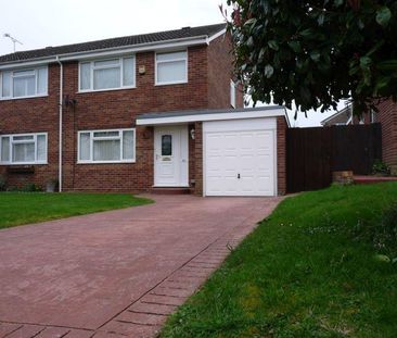 3 bedroom semi-detached house to rent - Photo 3