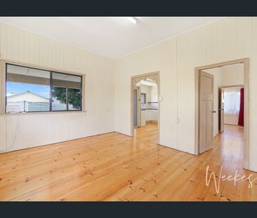 CENTRAL LOCATION, SHED SPACE & LARGE YARD! - Photo 2