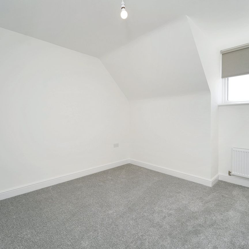 Kingfisher Drive, Northampton, Upton - Photo 1