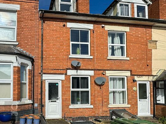 Room in Shared House - Grosvenor Walk, Worcester - Photo 1