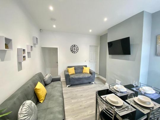 3 bedroom serviced apartment to rent - Photo 1