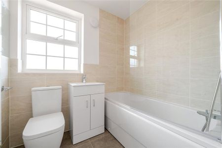 4 bedroom detached house to rent - Photo 5