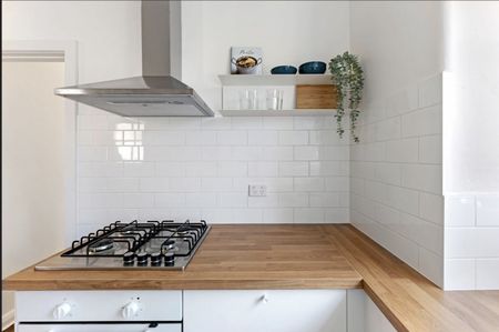Charming Art Deco apartment in prime CBD location - Photo 5