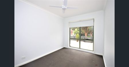 Sleek and modern design. - Photo 5