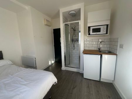 Studio to rent - Photo 2