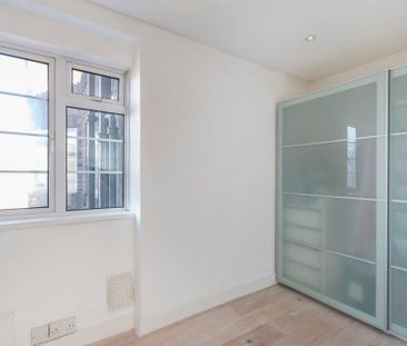 3 bedroom flat to rent - Photo 5