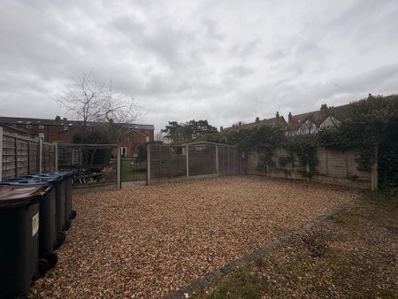 5 bedroom terraced house to rent - Photo 3