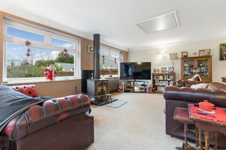 4 bedroom detached house to rent - Photo 4