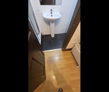Studio Flat, Barking Road, E13 - Photo 4