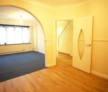 3 bedroom semi-detached house to rent - Photo 2