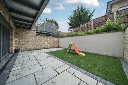Town House to rent - Sevenoaks Road, Orpington, BR6 - Photo 4