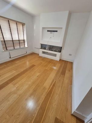 4 bedroom semi-detached house to rent - Photo 1