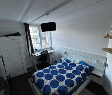 Room in a Shared Flat, London, WC1H - Photo 1