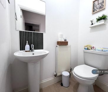 3 bedroom terraced house to rent - Photo 4